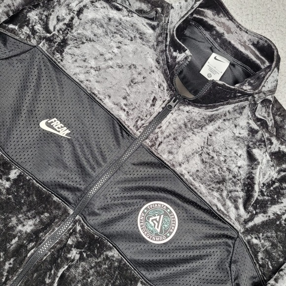Nike Giannis Antetokounmpo Medium Freak Full Zip Jacket Black Gray Velvet Mens - Picture 1 of 10